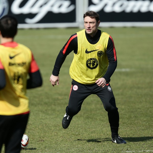 Robert Kovac stellte sich diese Woche den Fragen von kleinen Eintrachtfans. 