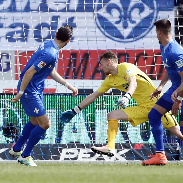 Mario Vrancic erzielt das 1:0 für Darmstadt 98.