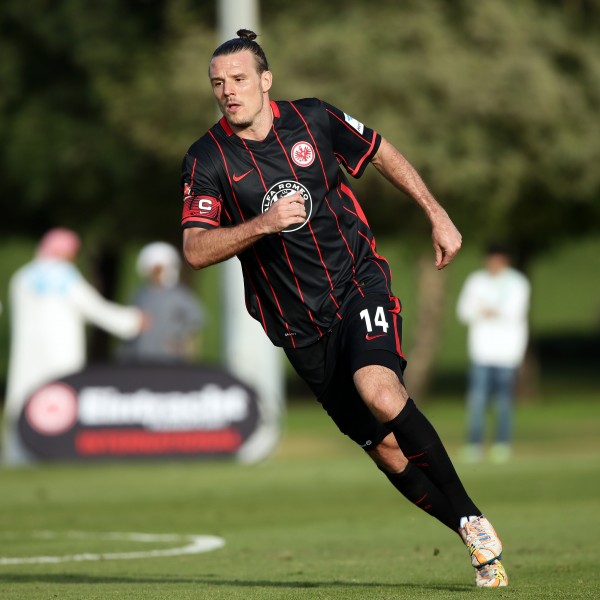 Alex Meier musste sich aufgrund seiner Knierverletzung gestern erneut unters Messer legen.