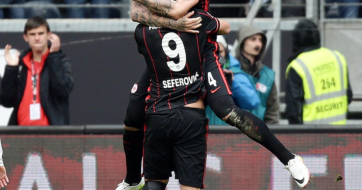 Marco Russ bejubelt mit Haris Seferovic sein Tor zum 1:1.