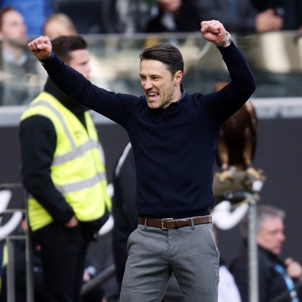 Eintracht-Trainer Niko Kovac jubelt beim Schlusspfiff