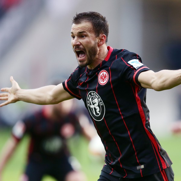 Forderte im Rückspiel gegen den VfB Stuttgart vergeblich einen Elfmeter: Szabolcs Huszti