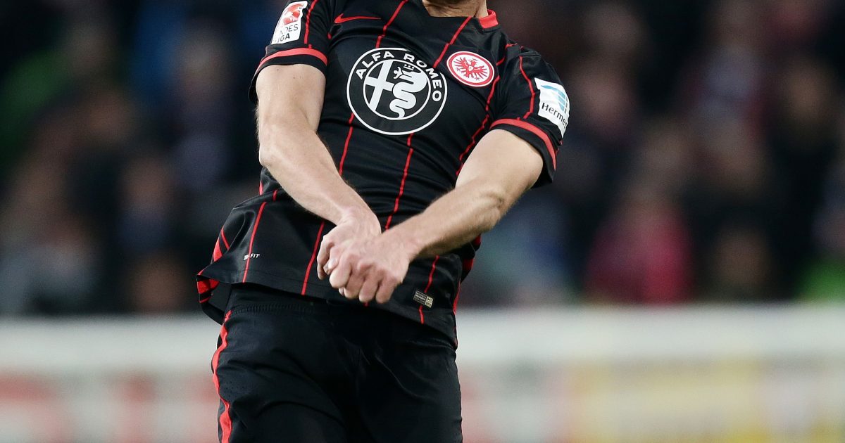 Schnell am Boden - stark in der Luft: David Abraham war der Spieler des Spiels.