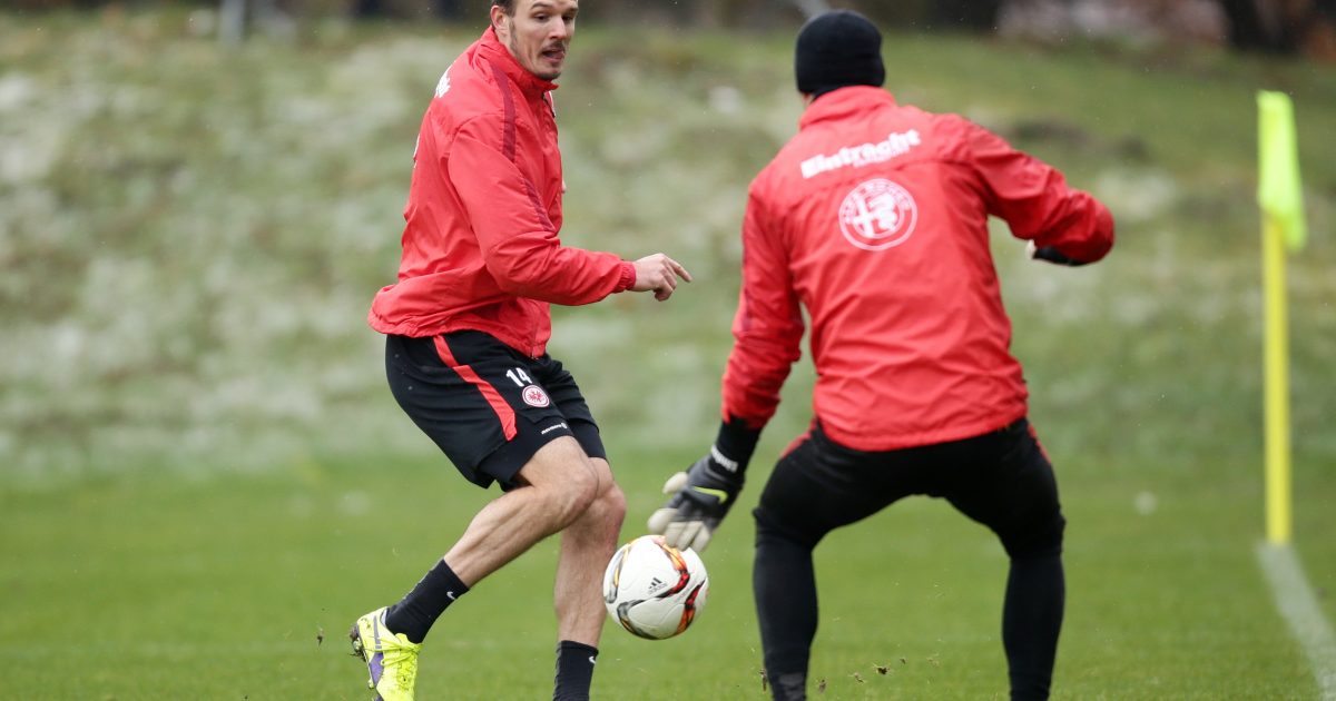 Neue Hoffnung bei Alex Meier. Das Knie zeigt keine Reaktion!