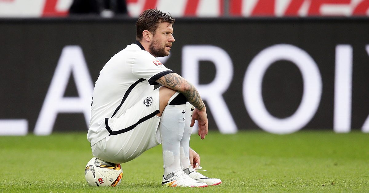 Marco Russ blickt enttäuscht ins Leere. Um den Abstieg zu vermeiden, bedarf es eines Kraftaktes.