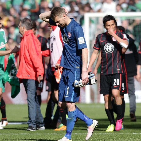 Im Vergleich zur letzten Woche gibt es heute keinen strahlenden Lukas Hradecky. Dennoch habt ihr ihn erneut zum Spieler des Spiels gewählt.