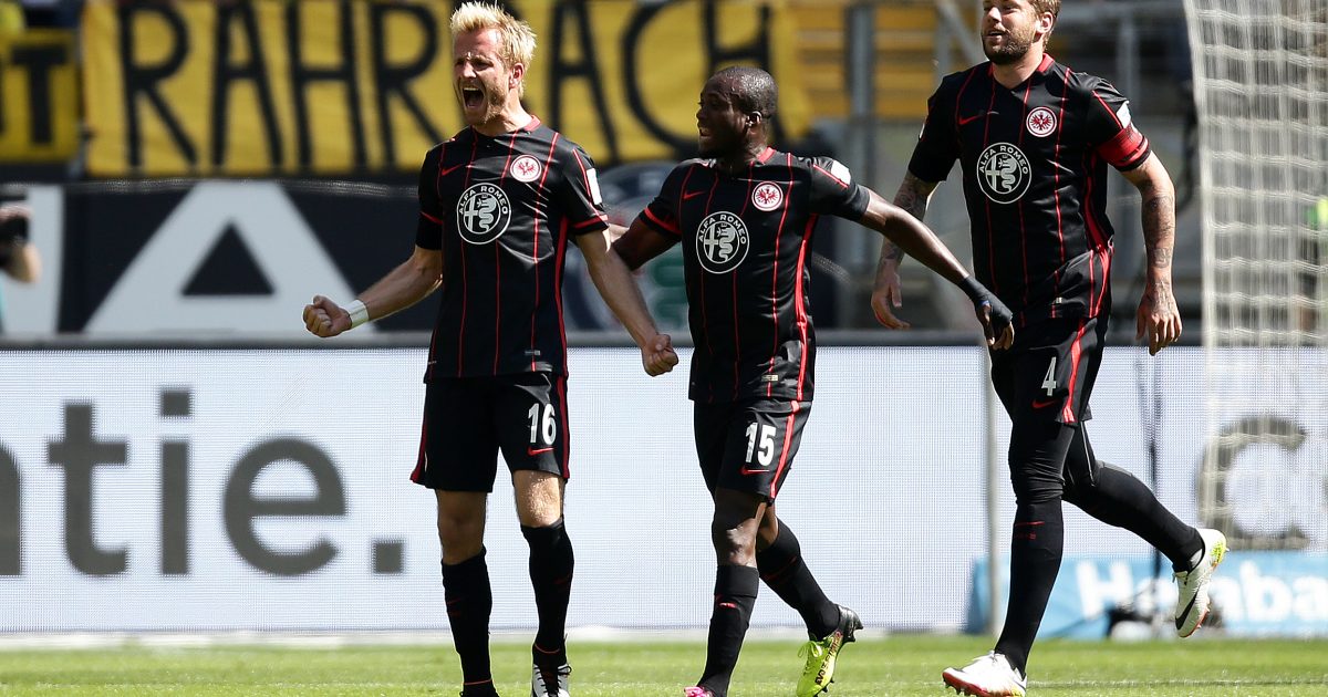 07.05.2016, Fussball, 1. BL, Eintracht Frankfurt - Borussia Dortmund. Stefan Aigner (Frankfurt li.) bejubelt sein Tor zum 1:0. mi.: Constant Djaka, re.: Marco Russ. Foto: Heiko Rhode, Bad Homburg ***WWW.FOTO-RHODE.DE*** FON 0172-6703266
