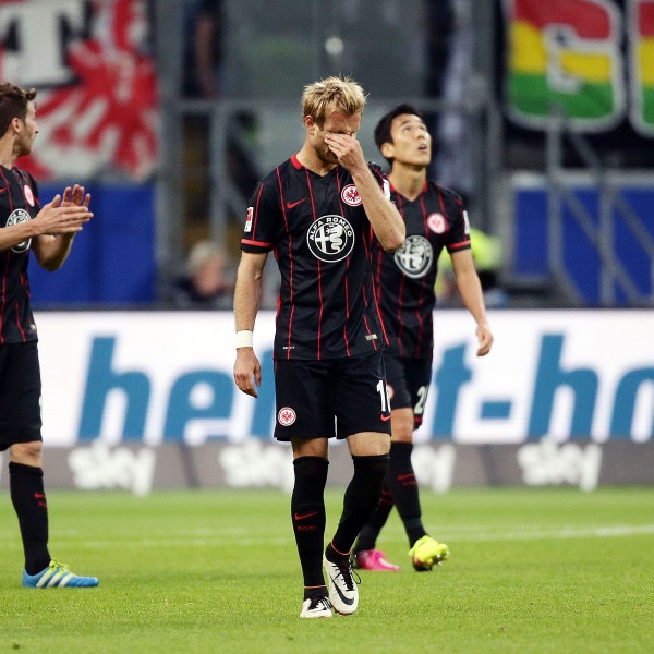 Stefan Aigner enttäuscht nach dem Gegentor zum 0:1.