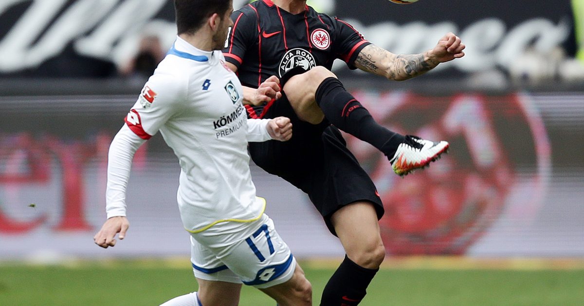 Steht Sonny Kittel, hier im Zweikampf mit dem Mainzer Samperio, vor dem Abschied?