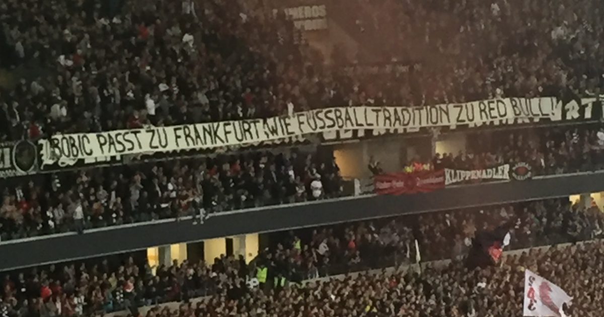Einige SGE-Fans kritisierten eine mögliche Bobich-Verpflichtung. (Bild: Proietti)