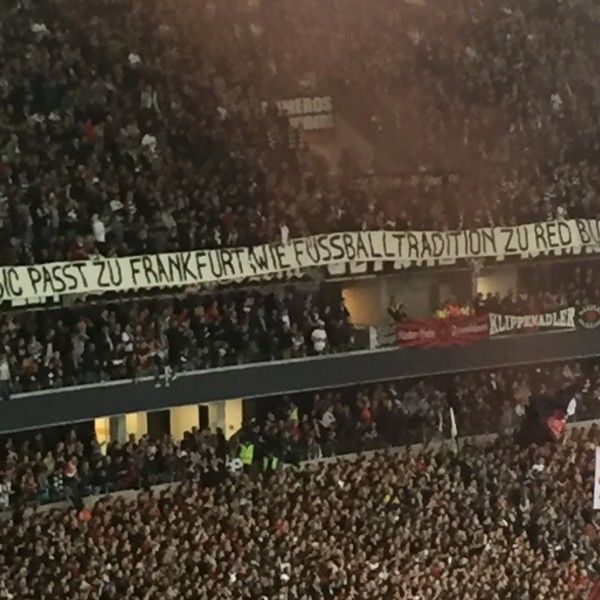 Einige SGE-Fans kritisierten eine mögliche Bobich-Verpflichtung. (Bild: Proietti)
