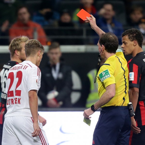 Ab heute treten 95 neue Fußballregeln in Kraft.