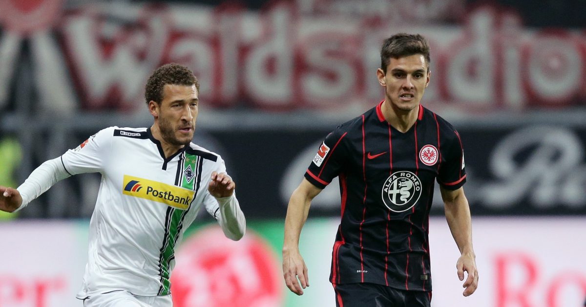 Johannes Flum im Zweikampf mit dem Gladbacher Fabian Johnson 