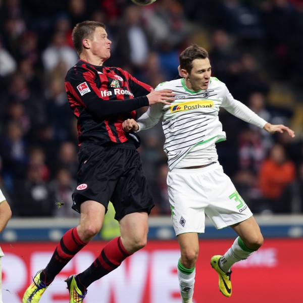 Neu-Eintracht-Stürmer Branimir Hrgota (recht, hier noch im Trikot von Mönchengladbach) möchte seine Stärken einsetzen um der Eintracht zu helfen.