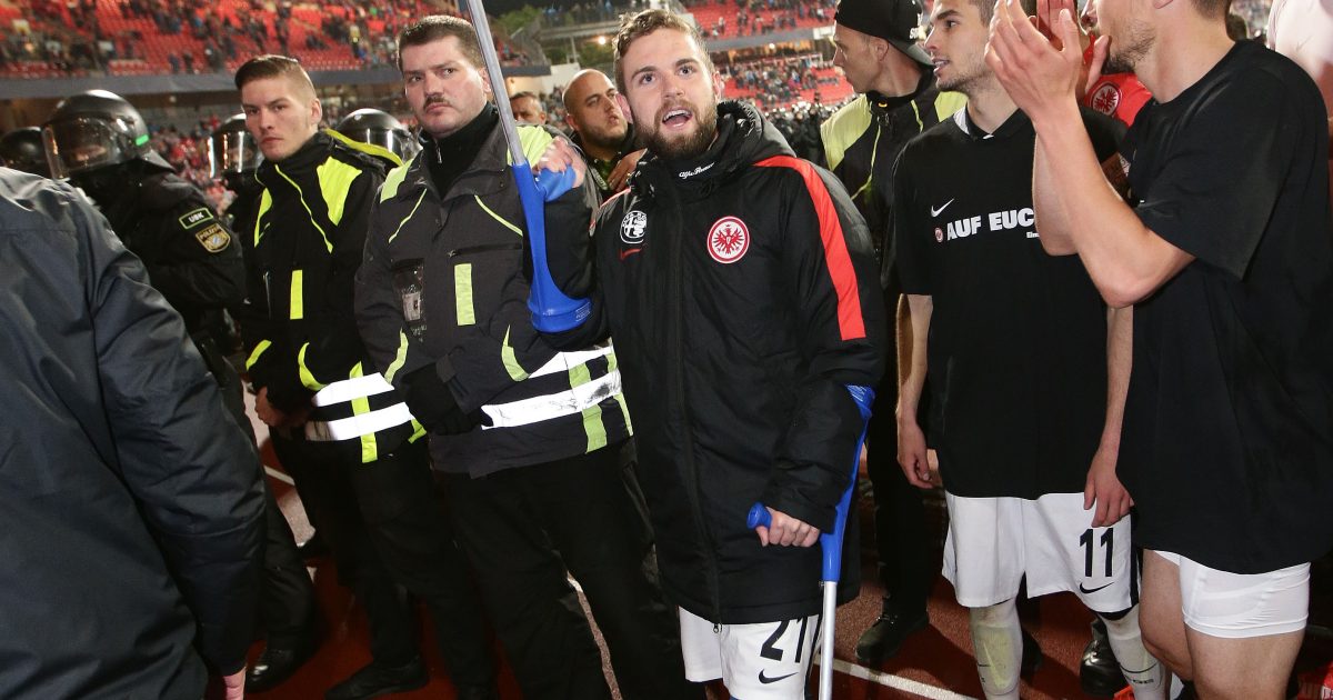 Hier jubelt Stendera noch mit den Kollegen - kurze Zeit später gab es die Schocknachricht.