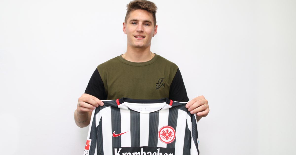 Er trägt nun offiziell das Trikot von Eintracht Frankfurt. Bereits heute wird er mit der Mannschaft trainieren.