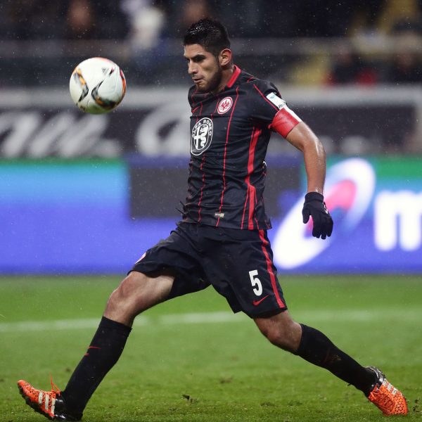 Wird in der kommenden Saison nicht mehr für die SGE verteidigen: Innenverteidiger Carlos Zambrano.