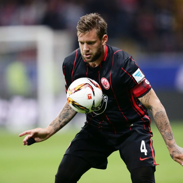 Marco Russ spielte das Relegations-Hinspiel trotz Erkrankung .