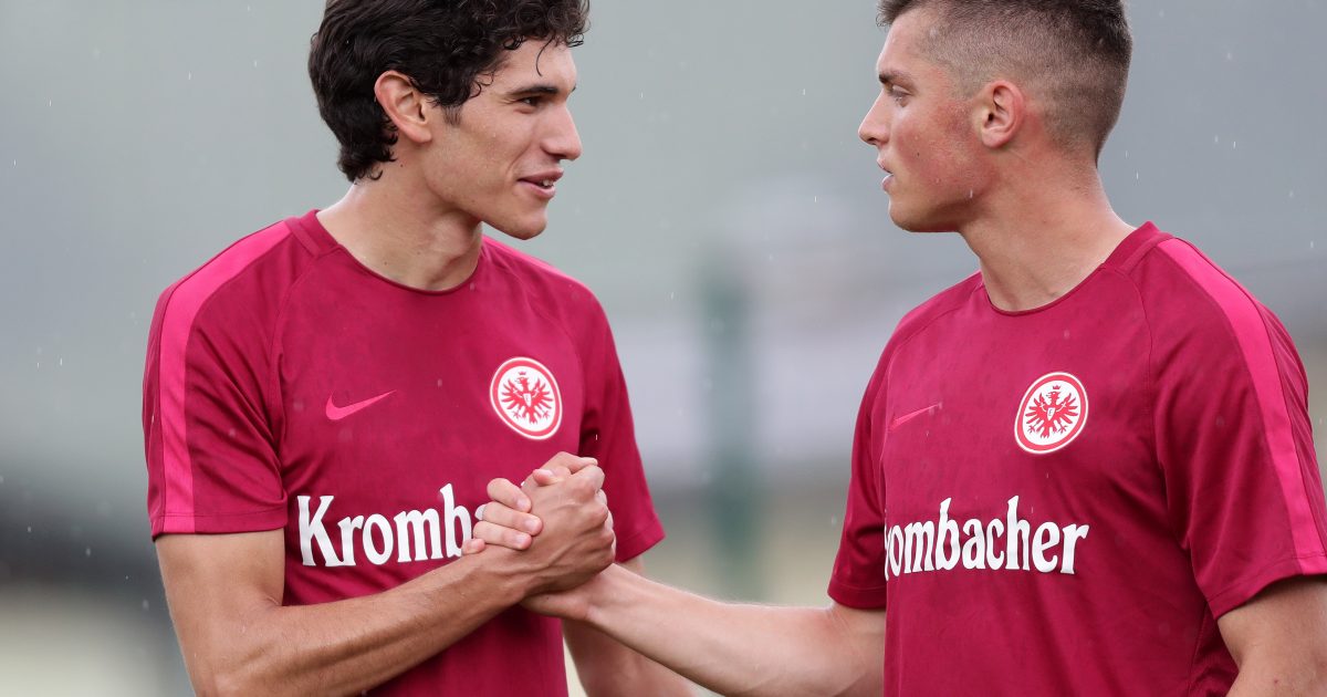 Beide sind 1997 geboren und ab sofort Teamkollegen: Jesus Vallejo (li.) und Enis Bunjaki