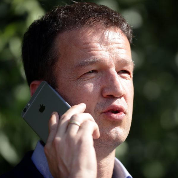 Eintracht Sportvorstand Fredi Bobic kann in Sachen Neuzugang in der Innenverteidigung endlich Vollzug melden 