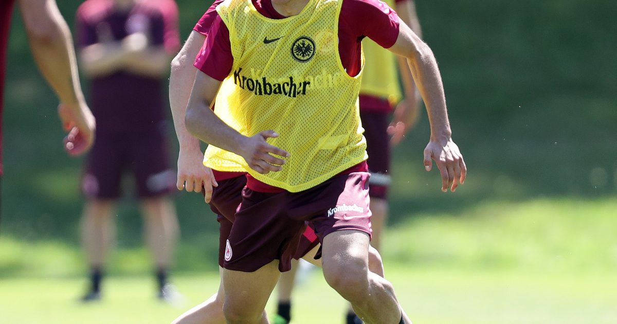 Die EIntracht macht sich Sorgen um Jesús Vallejo. 