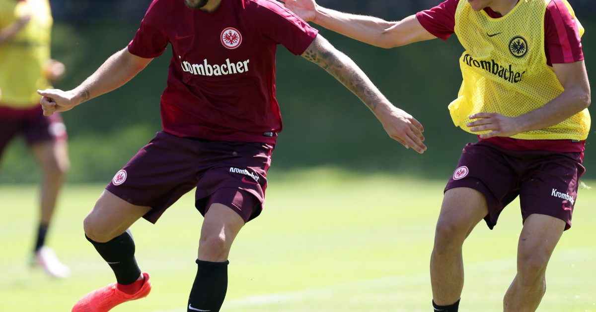 Haris Seferovic (links) hat seinen Sonderurlaub beendet und trainiert wieder mit der Mannschaft. 