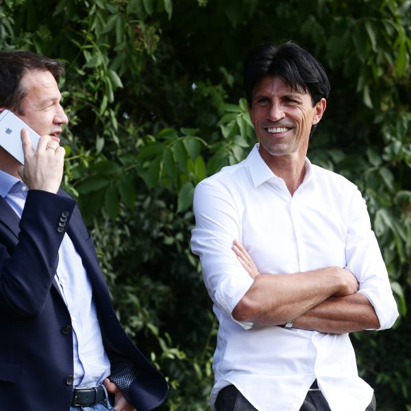 Auf einer Wellenlänge: Sportdirektor Hübner (re.) und Sportvorstand Bobic