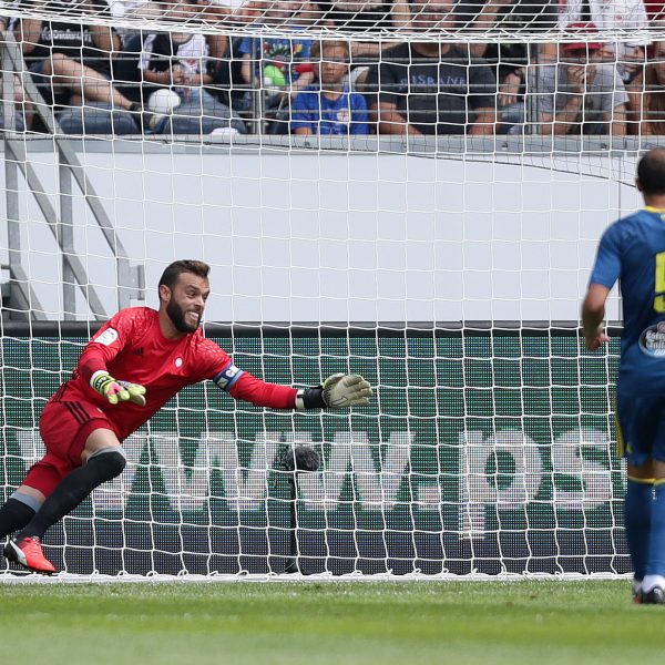 Hrogota erzielte heute zwei Tore für die Eintracht. Hier macht er gerade das 1:0.