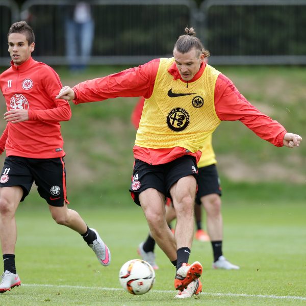 MIjat Gacinovic (links) überlässt Alex Meier (rechts) gerne die Position auf der "10". 