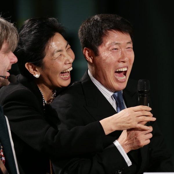 Bum-Kun Cha (rechts) traf bei seiner Rückkehr nach Frankfurt gegen die Eintracht.