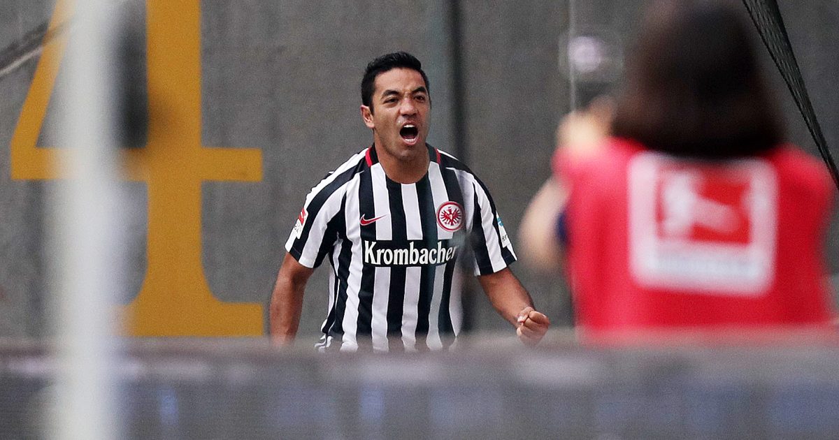 Marco Fabian bejubelt sein Tor zum 2:1.