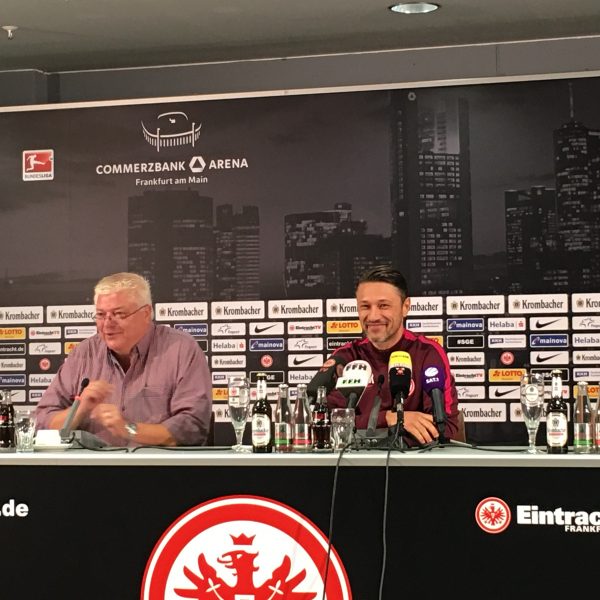 Niko Kovac schwört seine Mannschaft auf eine schwierige Partie beim SC Freiburg ein.