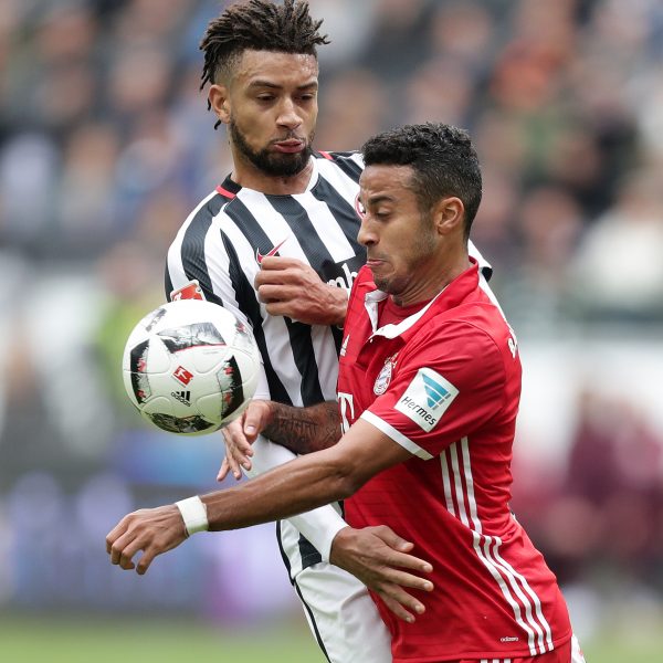 Nach seinem kuriosen Start bei der Eintracht stand Michael Hector (li.) zuletzt gegen die Bayern seinen Mann.