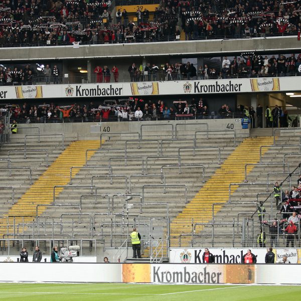 Der ausgesperrte Teil der Fans protestierte am Samstag friedlich gegen das DFB-Urteil.