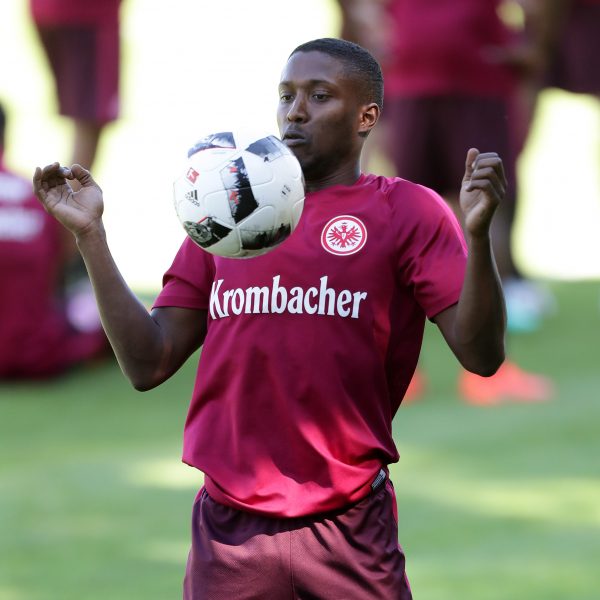 Wurde trotz seiner eher schwachen Leistung von Trainer Niko Kovac in Schutz genommen: Linksverteidiger Taleb Tawatha. 