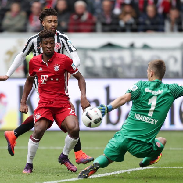 Lukas Hradecky rettete nicht nur gegen Kingsley Coman in höchster Bedrängnis.