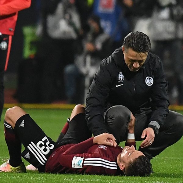 Niko Kovac wird für sein Verhalten nach dem Relegation-Rückspiel geehrt. (Foto: imago/Jan Huebner)
