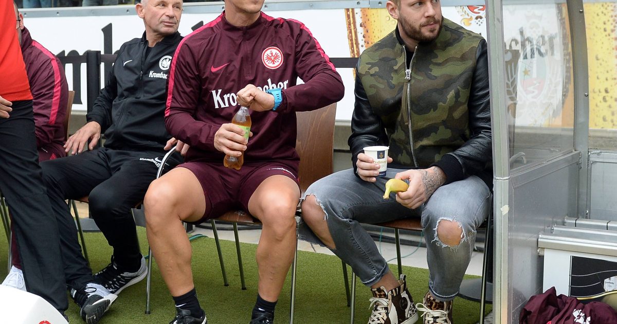 Marci Russ wird nach Möglichkeit auch in Hamburg wieder auf der Ersatzbank sitzen und seine Eintracht unterstützen.(Foto: imago/Hübner)