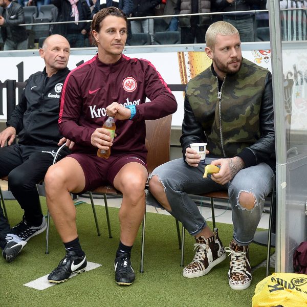 Marci Russ wird nach Möglichkeit auch in Hamburg wieder auf der Ersatzbank sitzen und seine Eintracht unterstützen.(Foto: imago/Hübner)