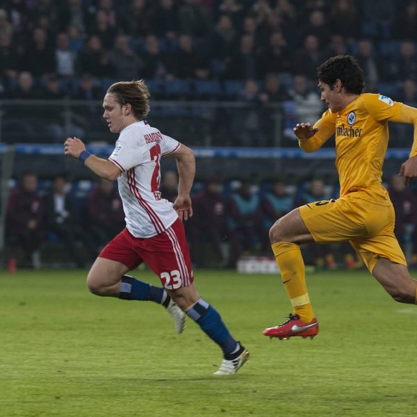 Für alle die das Spiel nicht gesehen haben: Wenige Meter später hat Jesús Vallejo Alen Halilovic eingeholt und den Ball gewonnen. (Foto: imago/Metelmann)