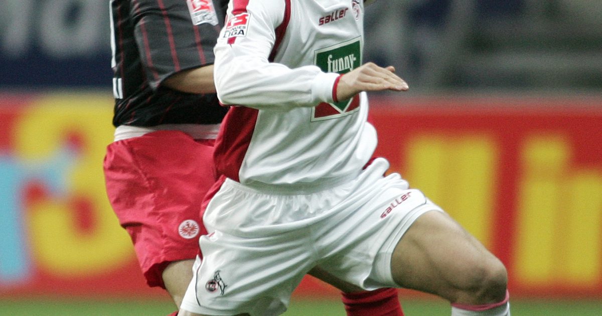 Lukas Podolski Vorne) sah im Duell gegen Alexander Vasoski keinen Stich.