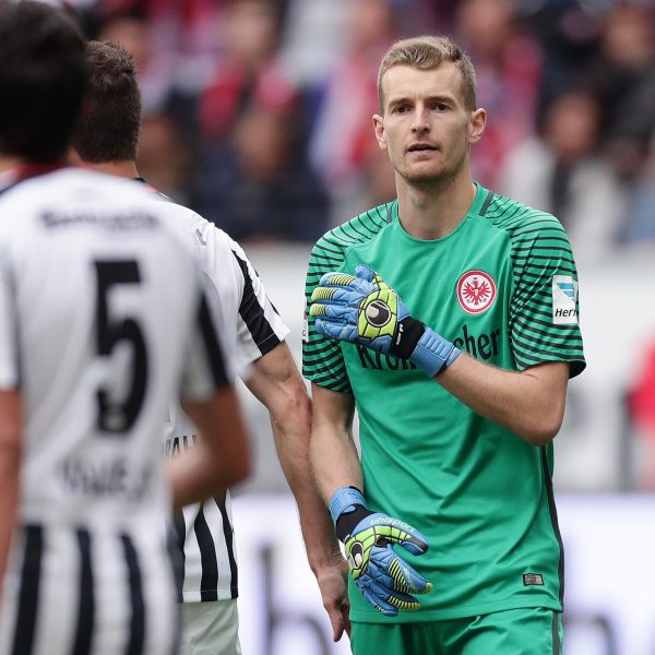 15.10.2016, Fussball, 1. BL, Eintracht Frankfurt - FC Bayern München. Lukas Hradecky (Frankfurt). Foto: Heiko Rhode, Bad Homburg ***WWW.FOTO-RHODE.DE*** FON 0172-6703266