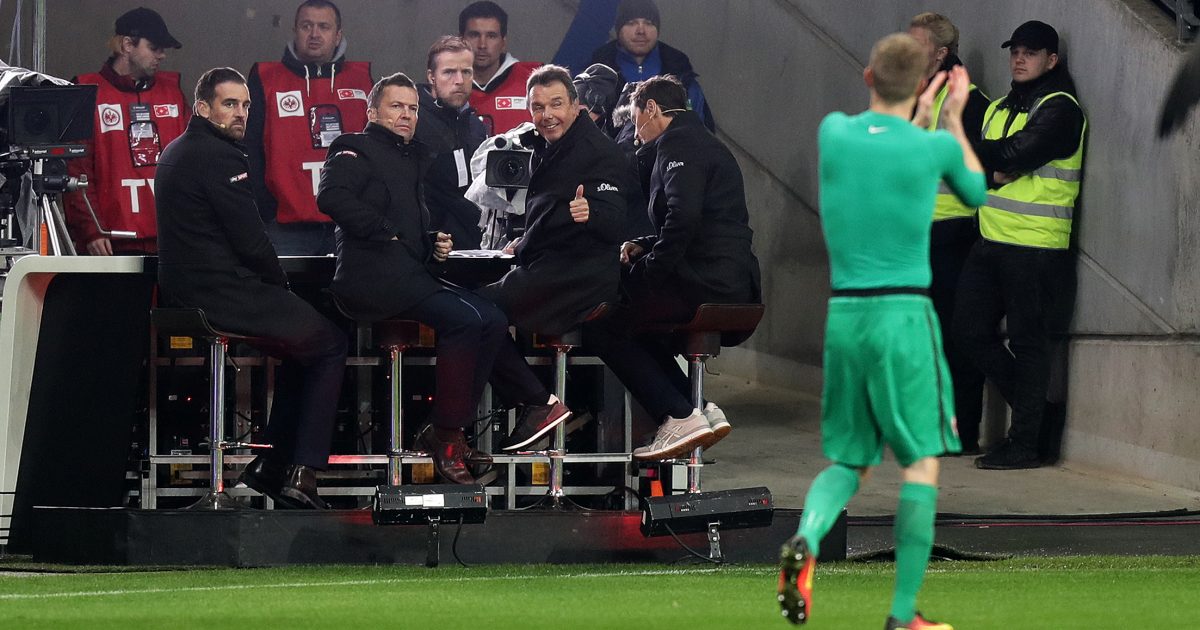 Bruchhagen konnte seine Freude über den Eintracht-Sieg gegen Köln auch als Sky-Experte nicht verbergen.