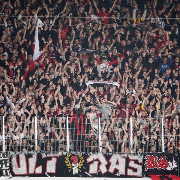 Die Namen der Eintracht-Fans werden in der Rückrunde doch nicht auf den Tickets stehen. 