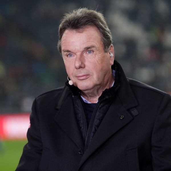 Große Überraschung! Heribert Bruchhagen hat doch noch nicht genug vom Fußballgeschäft und heuert beim HSV an.