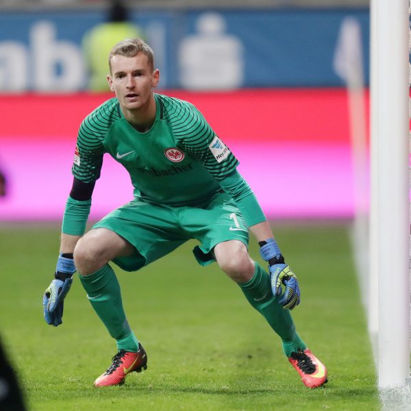 Lukas Hradecky hält die Eintracht im Spiel.