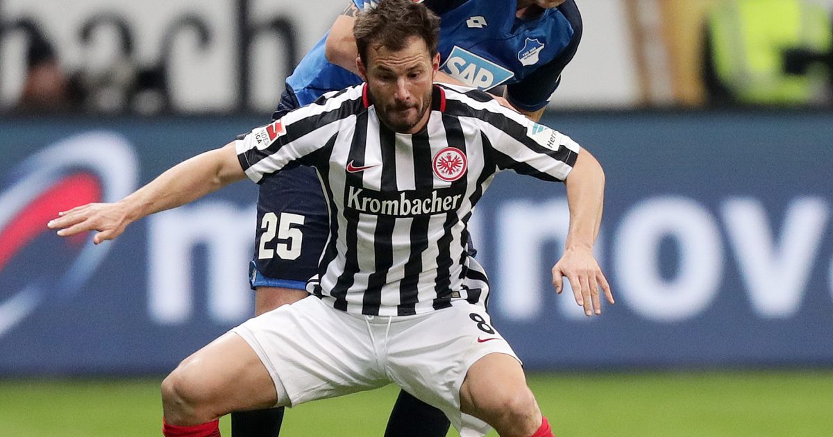 Szabolcs Huszti spielt auch in China noch keine Rolle, weil die Schmerzen noch nicht abgeklungen sind.