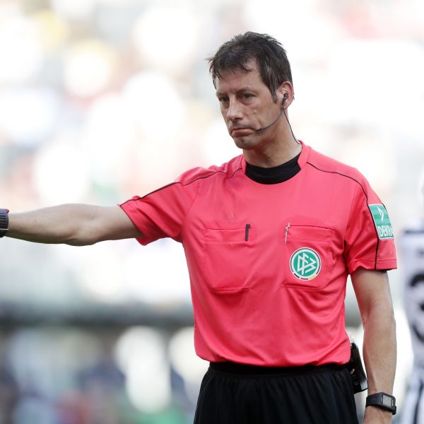 Schiedsrichter Wolfgang Stark hat beim Spiel der Eintracht gegen den BVB den Maßstab gesetzt.