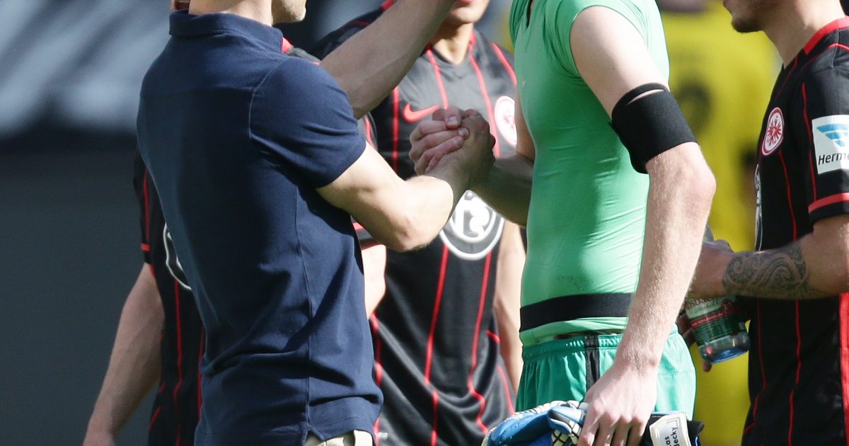 Niko Kovac (links) und Lukas Hradecky (mitte) wurden von ihren Kollegen unter die Top 3 ihrer Kategorie gewählt. 
