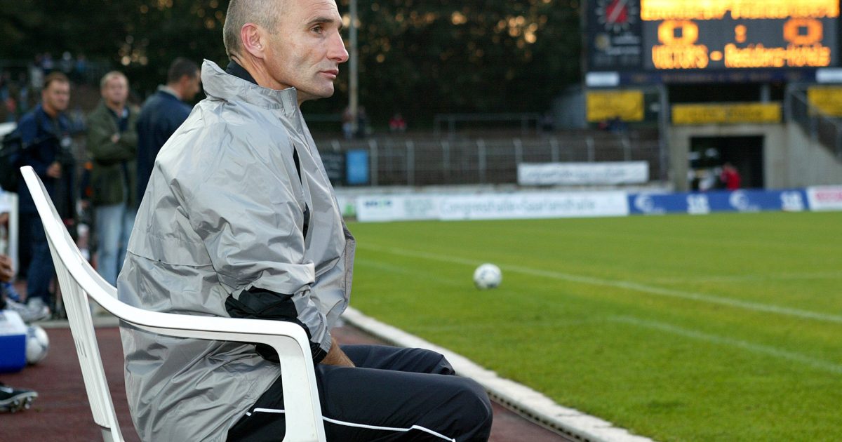 Horst Ehrmantraut saß für die Eintracht zweimal in Leipzig auf seinem Plastikstuhl.